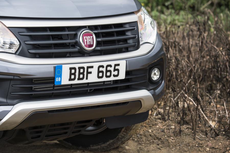 Детали экстерьера Fiat Fullback Double Cab (503) 2016 года  (UK) (фото 29 из 38)